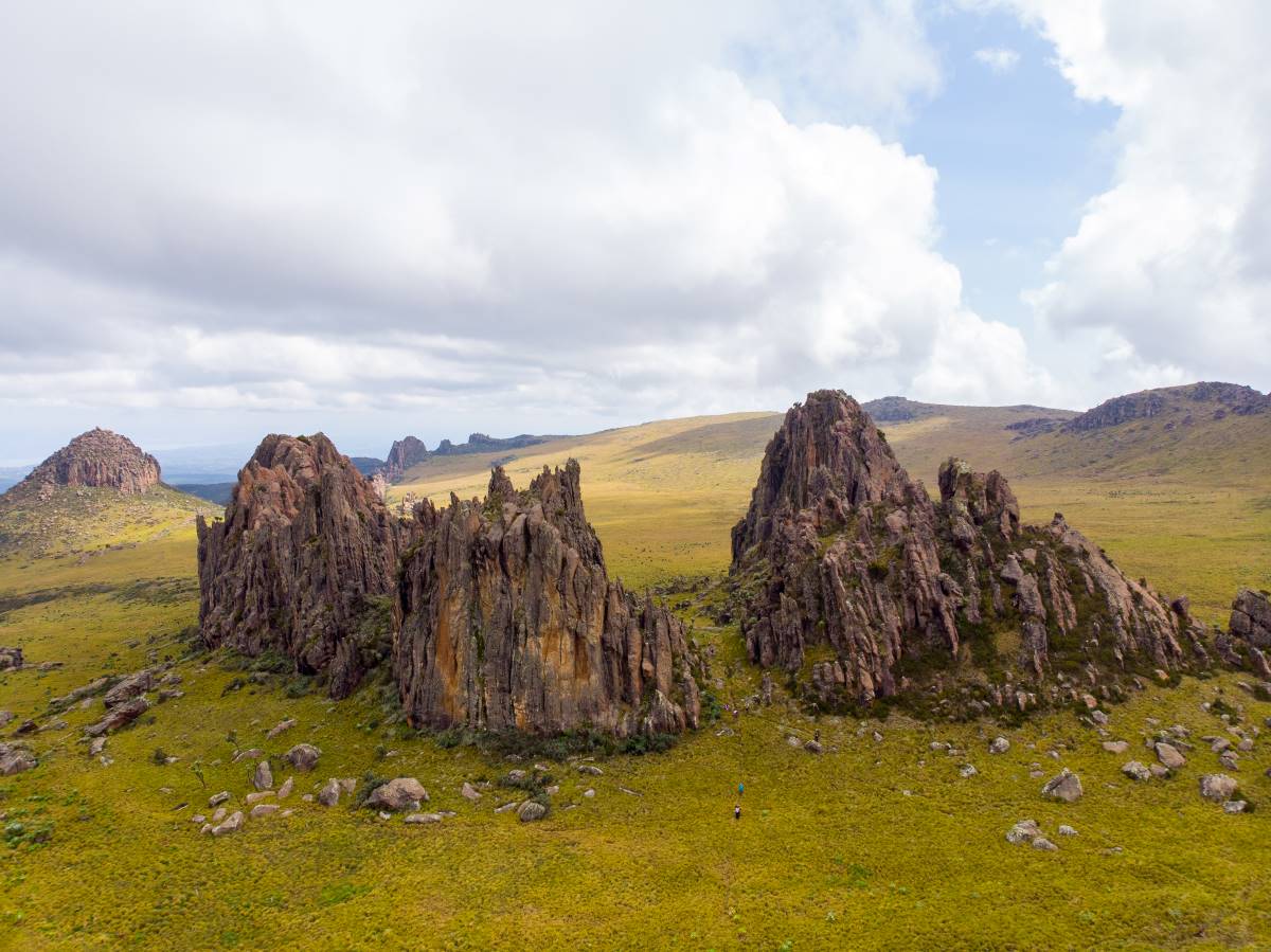 Drachenzähne, Felsformation im Aberdare Nationalpark in Kenia