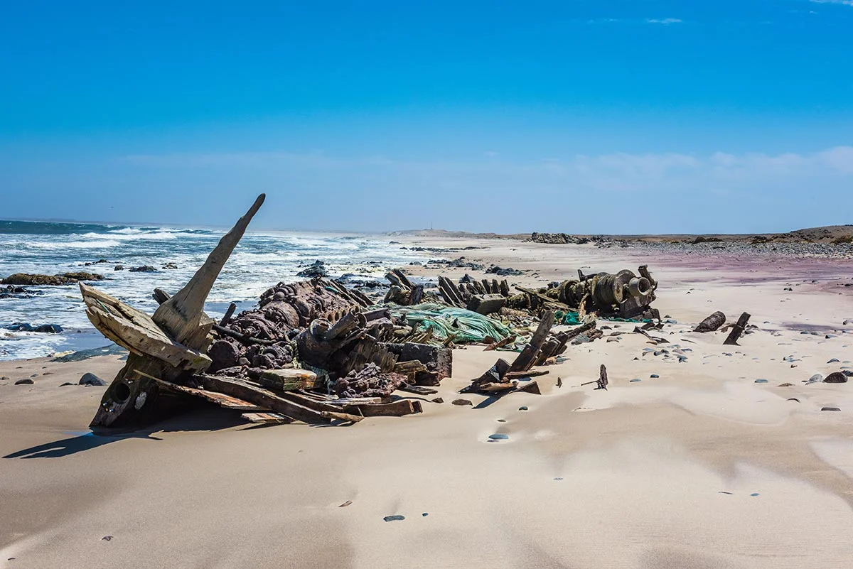 Schiffwrack an der Küste im Skeleton Coast Nationalpark.