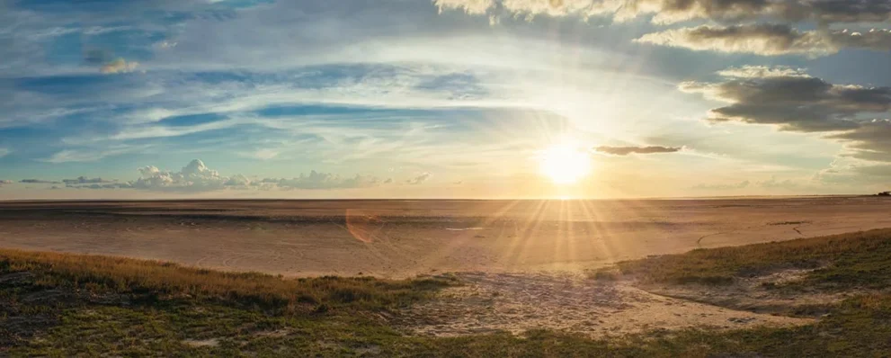 Salzlandschaft im Makgadikgadi Pans Nationalpark.