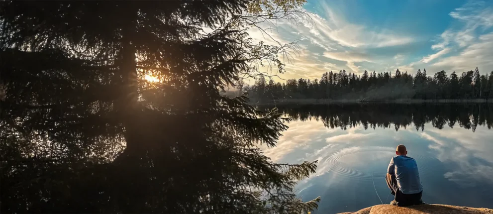 Schweden Bushcraft Abenteuer mit Angler am See