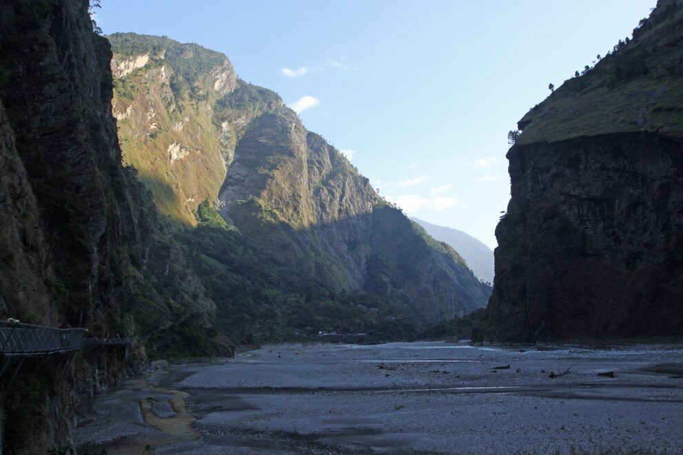 Schlucht des Budhi Gandaki zwischen Yaru Bagar und Jagat auf dem ersten Teil der Manaslu-Runde